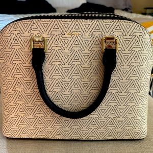 Also®️ black and white Aldo®️ logo pattern handbag